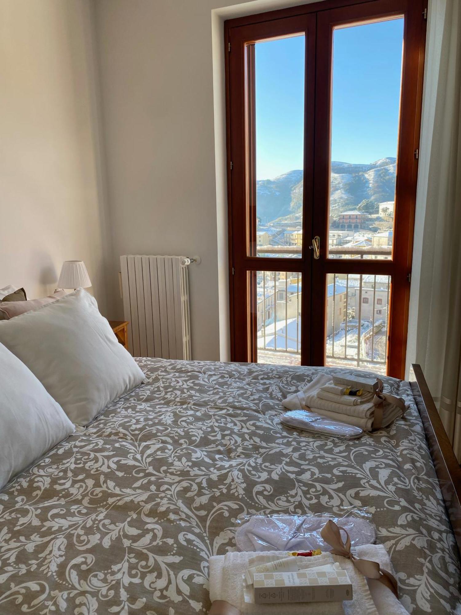 Nonna Felicia B&B Muro Lucano Bagian luar foto