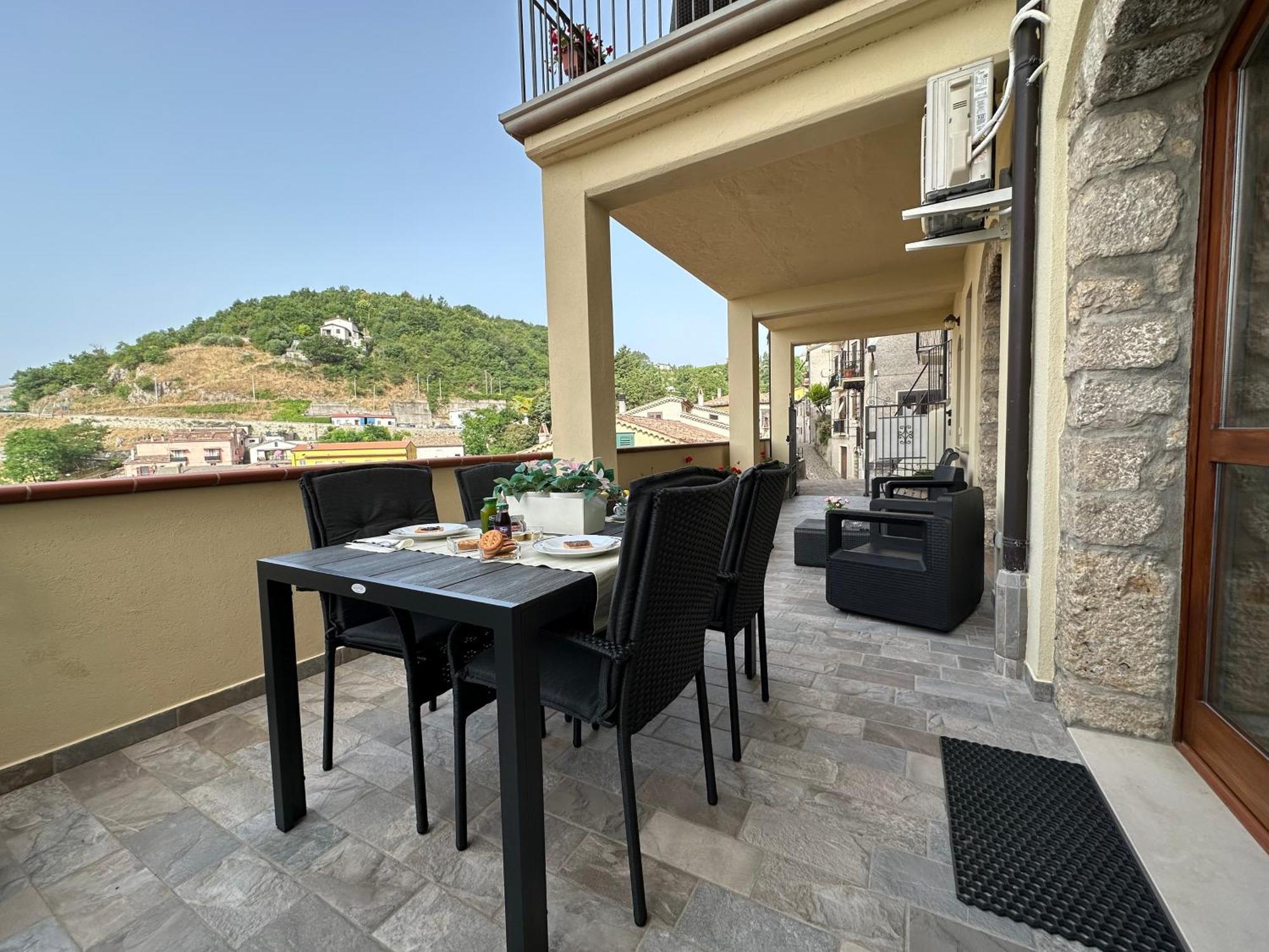 Nonna Felicia B&B Muro Lucano Bagian luar foto