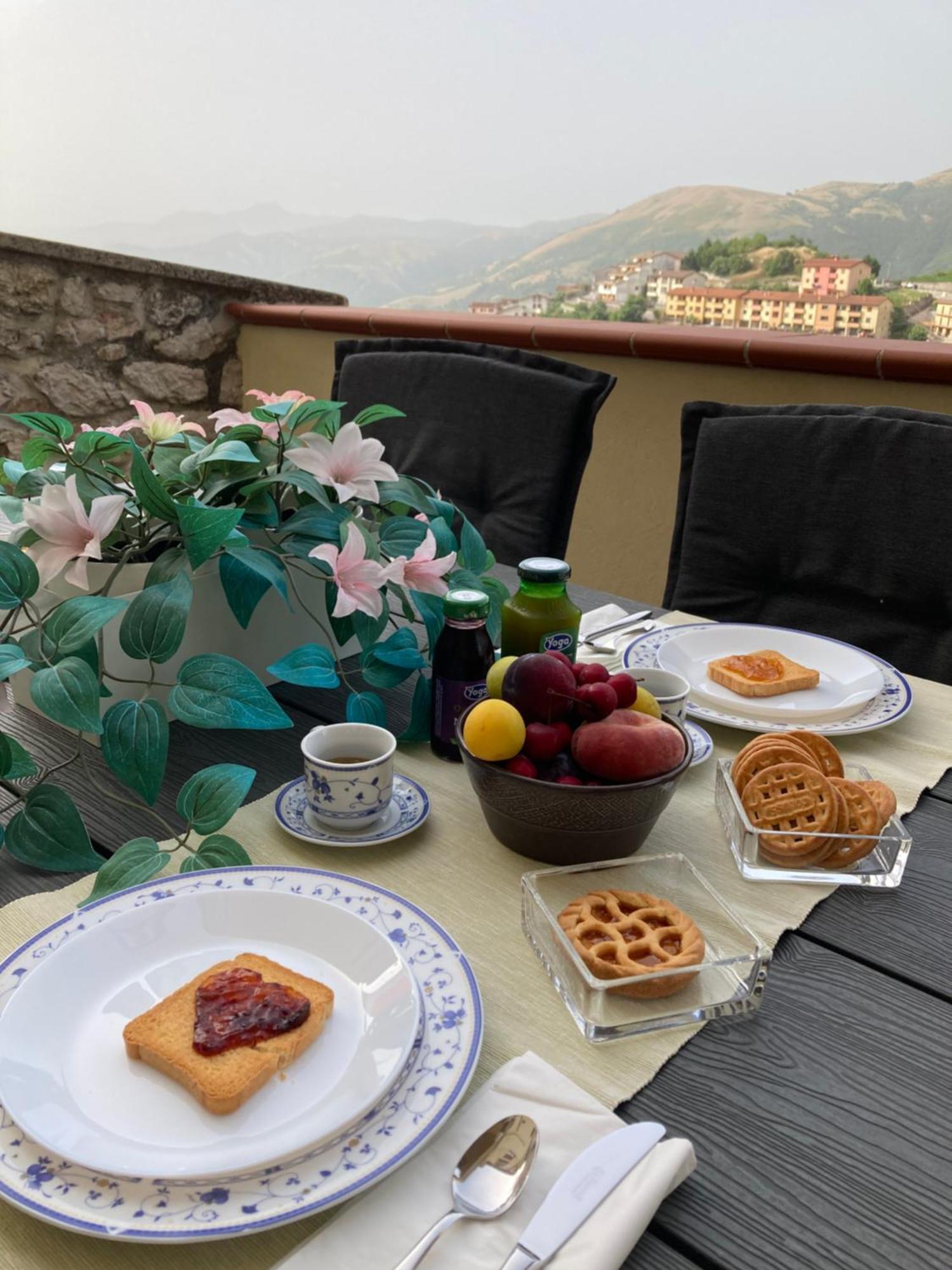 Nonna Felicia B&B Muro Lucano Bagian luar foto