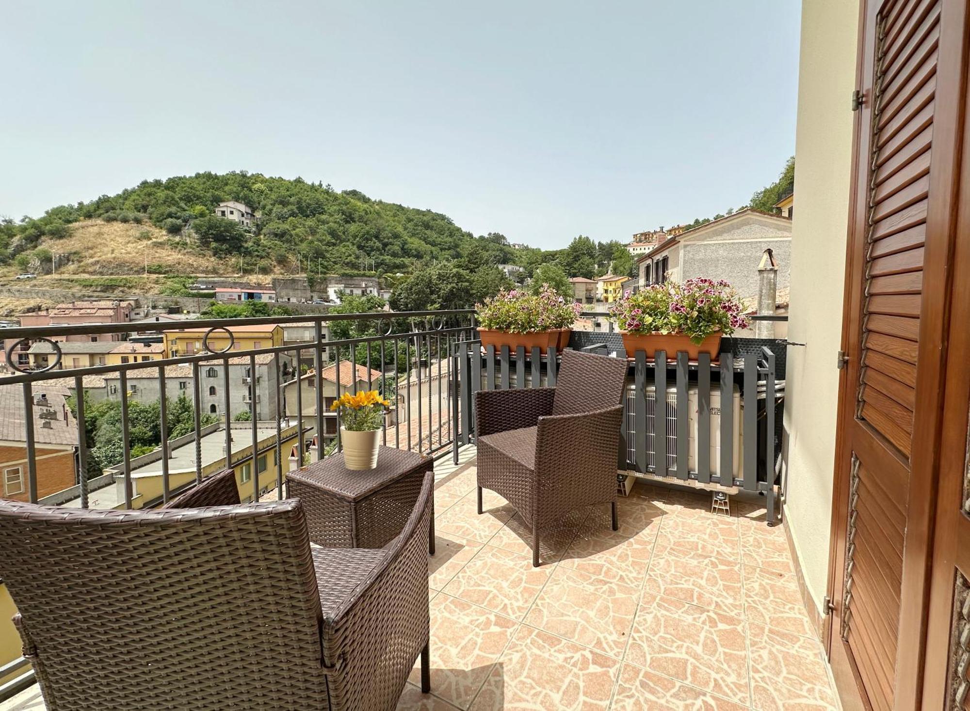 Nonna Felicia B&B Muro Lucano Bagian luar foto