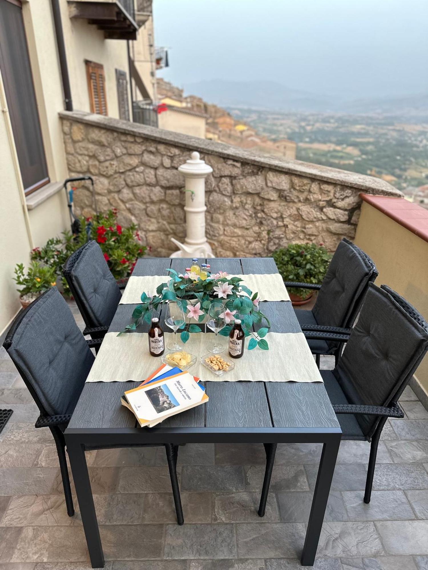 Nonna Felicia B&B Muro Lucano Bagian luar foto